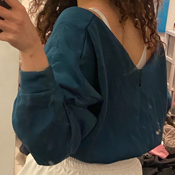 Copped shoulderless sweater - Picture 3 of 3